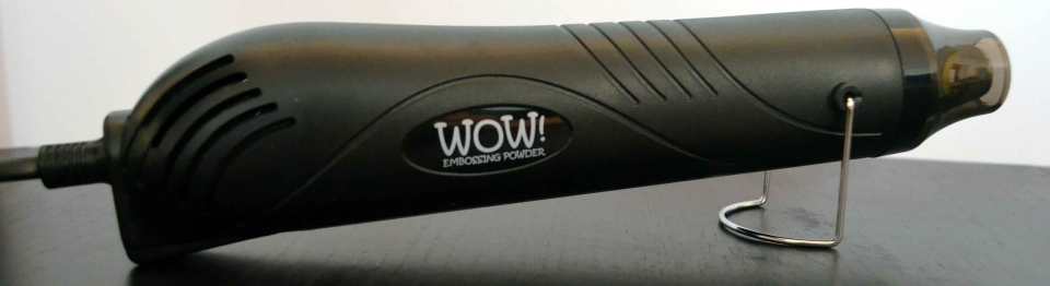 Heat Gun – ein Modell mit kleiner „Spitze“. Es gibt Modelle, die mehr einem Haartrockner ähneln.