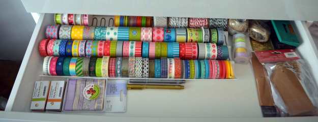 Den Gewürzeinsatz von IKEA sieht man vor lauter Washi Tapes gar nicht mehr.