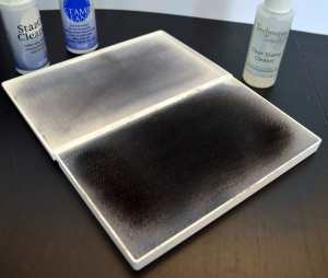 Die dunklere Matte ist die Reinigungsfläche – ich wasche sie regelmäßig aus, aber so weiß, wie sie mal war, wird sie in diesem Leben wohl nicht mehr ...