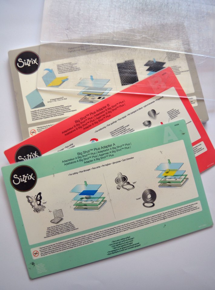 Das Grundpackage an Platten, die man zum Stanzen und Prägen braucht.