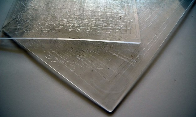 Meine Schneideplatten sind schon extrem abgenutzt – und funktionieren dennoch tadellos.