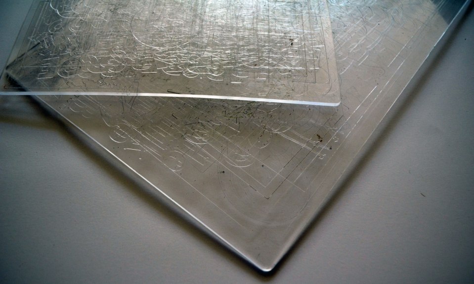 Meine Schneideplatten sind schon extrem abgenutzt – und funktionieren dennoch tadellos.