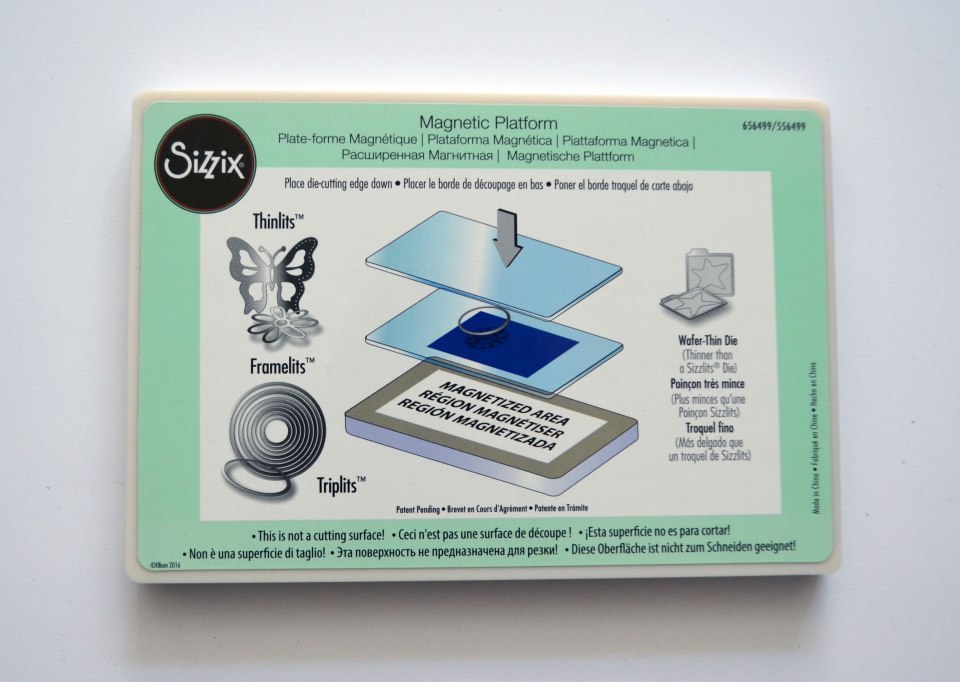 Meine magnetische Plattform, die ich im kleinen Big Shot-Format erstanden habe – passt auch in die große Big Shot Plus.